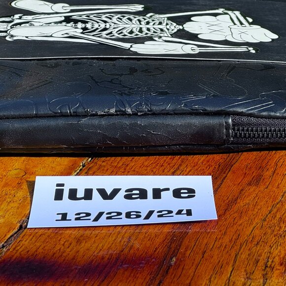 KAWS ARKITIP Incase Laptop Magazine Skeleton Case RARE 2007 - Picture 6 of 16